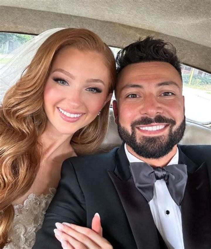 Loren Asad Divorce: What's Known About the Singer's Personal Life Today